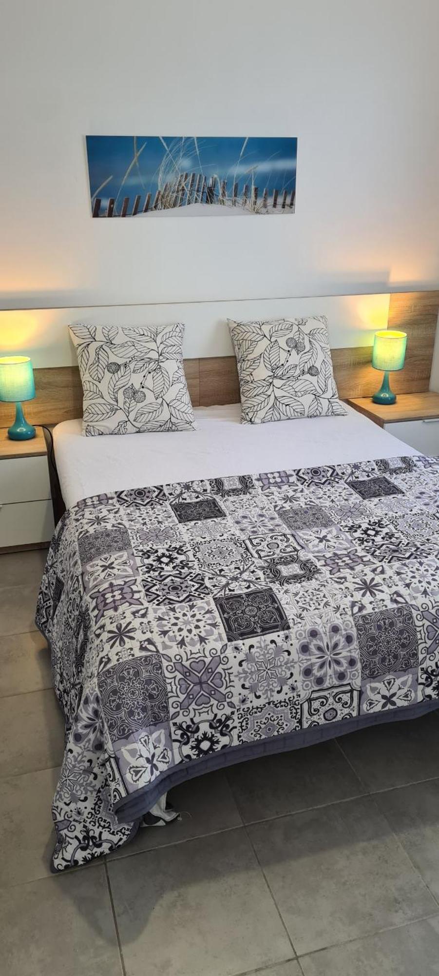 Holiday home Maison Sabline 2 - T2 Avec Terrasse Et Parking 700m De L'ocean - Bebe Bienvenu Yves